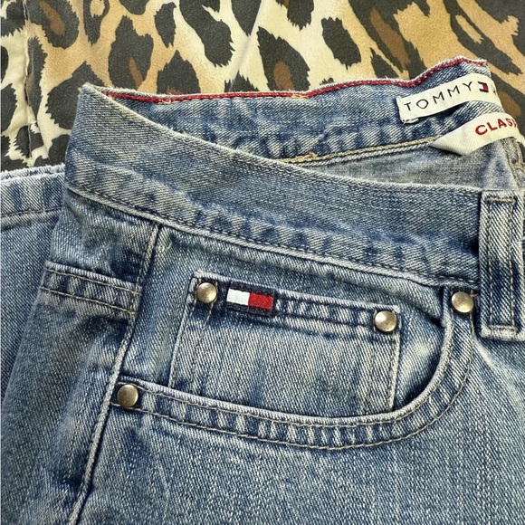 Women's Tommy Hilfiger Classic Fit Jeans - Picture 4 of 12